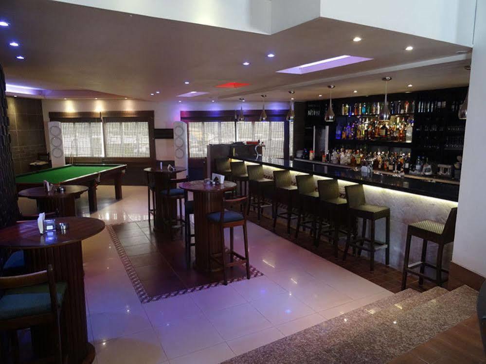 The Hub Hotel New England 外观 照片